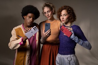 Motorolu Moto G86 (Power) takřka nepotřebuje nabíjet. Má IP69 i barvičky od Pantone