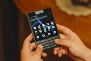 Stýská se vám po BlackBerry? Zkuste Unihertz Titan 2 s klávesnicí a dvěma displeji