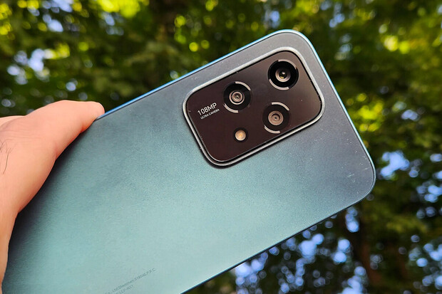 Nejlepší smartphone do 5 000 Kč