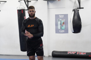 Odolnému sklu PanzerGlass Ceramic důvěřuje i český MMA bojovník Jiří Procházka