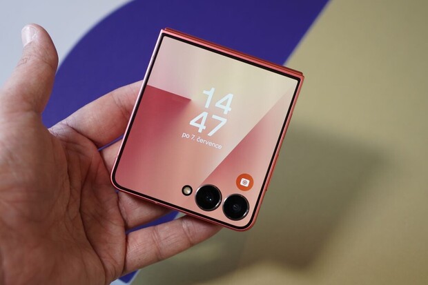 Galaxy Z Flip7 prokázal „nezlomnou“ vůli přežít i v extrémních podmínkách