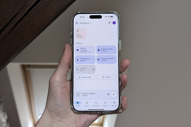 Hlasové ovládání chytré domácnosti v češtině? S Gemini nově žádný problém!