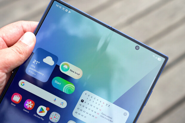 Skládací Samsung Galaxy Z Fold7 má problémy s lakem. Jaké je řešení?
