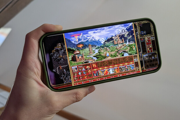 Žádná náhražka! Heroes of Might and Magic III můžete spustit i na iPhonu či iPadu