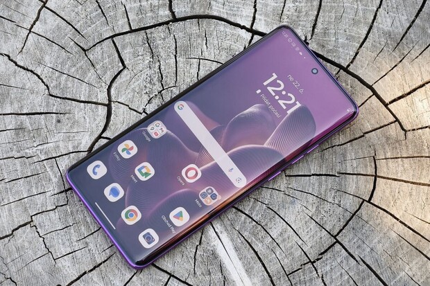 Moto AI v praxi: Motorola Edge 60 Pro a chytré funkce, které vám usnadní život