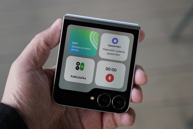 Fanoušci pozor, Samsung očekávaně zlevňuje dva letošní modely s přídomkem FE