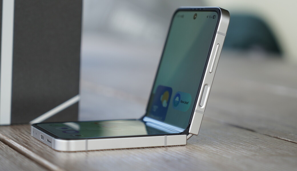 Samsung Galaxy Z Flip7 FE