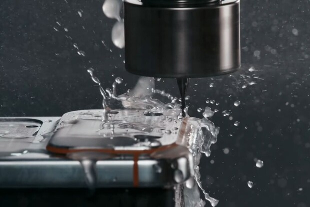 Masivní únik u Applu: Chystaný iPhone 18 Pro se ukázal na videu v crash testu