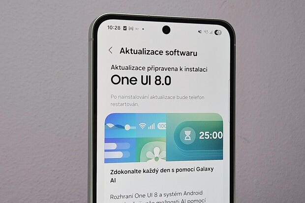 Android 16 s One UI 8.0 je už i na řadě Galaxy S24, včetně modelu FE