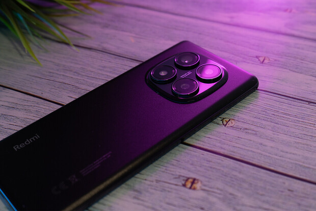 Trhák střední třídy. Skvělý Redmi Note 14 Pro padá do slevy, stojí jen 5 590 Kč