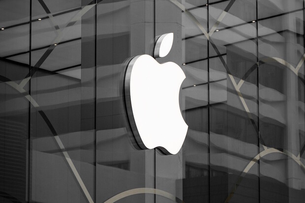 Z toho, jak se Apple ohýbá před státní mocí, začíná jít úzkost 