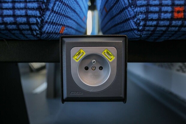 Vlak jako powerbanka. České dráhy nabízí zásuvky už ve více než polovině spojů