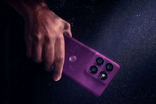 Nejlepší telefon za 8 tisíc: Motorola Edge 60 Pro má obří 6 000mAh baterii