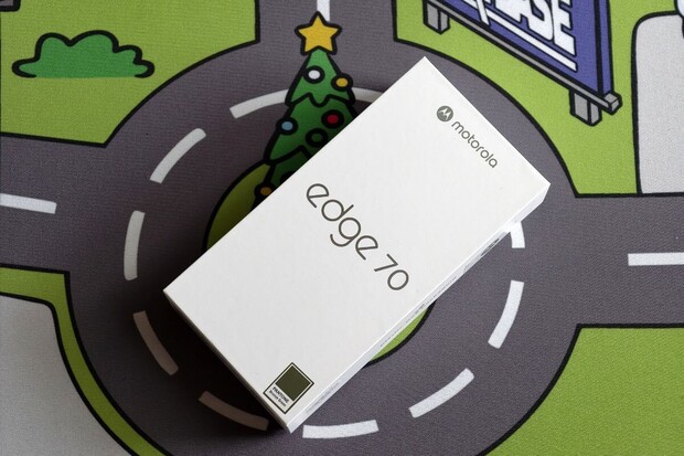 Parfém: Příběh Motoroly aneb jak vzniká „navoněná“ krabička v praxi?