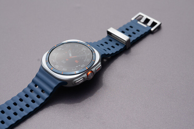 Vánoční slevy drtí ceny hodinek. Galaxy Watch8 teď vyjdou jen na 6 990 Kč