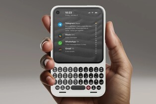 Schází vám BlackBerry? Možná vás zaujme Clicks Communicator s Androidem 16