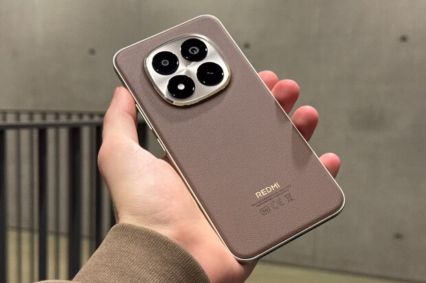 Nejlevnějších 200Mpx, 120Hz a 100W. Redmi Note 15 Pro+ stojí jen 9 090 Kč