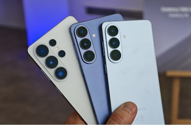 Jsou Samsungy Galaxy S26 mezigeneračně dražší, nebo levnější?