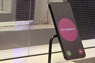 Deutsche Telekom nabízí AI zabudovanou do sítě, využije ji i telefon za pětistovku