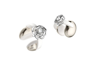 TCL CrystalClip jsou jako náušnice – v edici Swarovski doslova