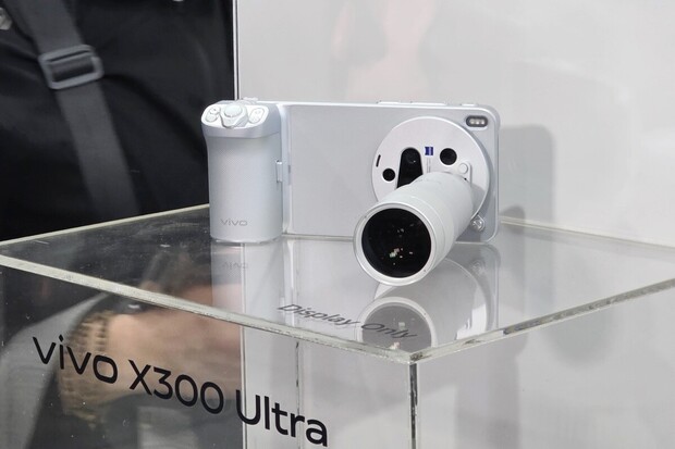 Král fotek a videí. V Barceloně jsme nafotili chystané Vivo X300 Ultra