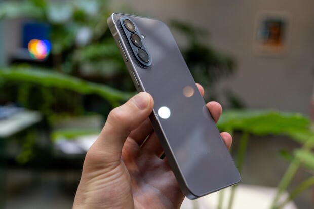 Samsung Galaxy A57 v prodeji. Nakonec je levnější, než měl být