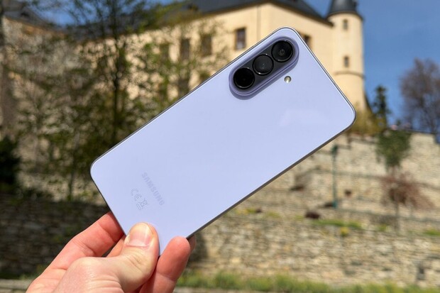 Zrozen k úspěchu? Podívejte se, jak fotí nový Samsung Galaxy A57