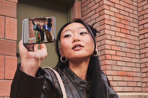 Ohebný Razr 70 se prezentuje jako ideální základ s překvapivě dobrou výbavou