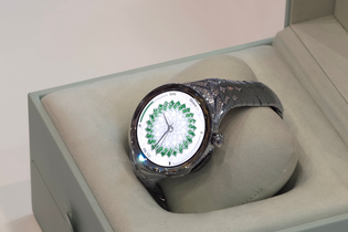 99 diamantů a safír: Huawei Watch Ultimate Design definují novou úroveň luxusu