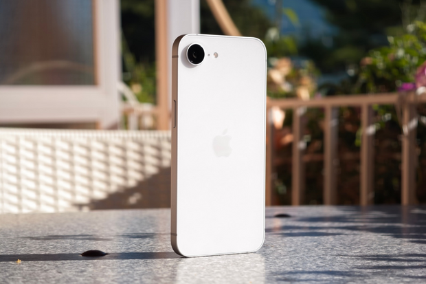 Apple iPhone 17e