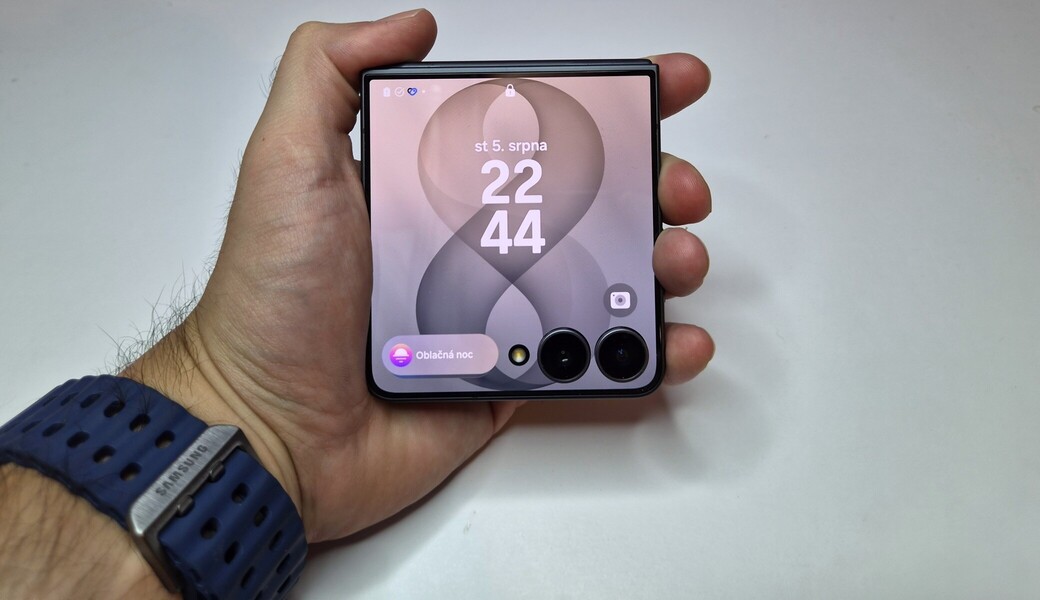 Samsung Galaxy Z Flip8