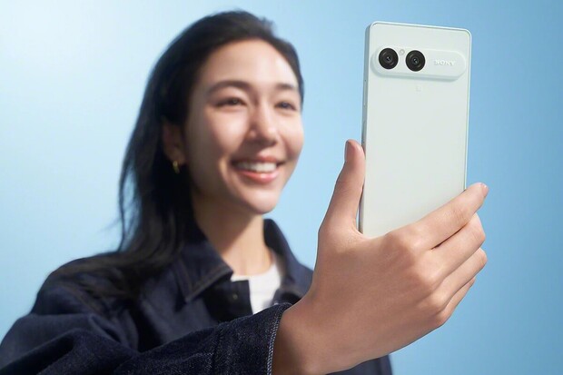 Kompaktní a s paměťovkami i 3,5mm jackem, taková je nová Xperia 10 VIII od Sony