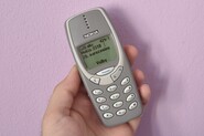Nokia 3310 slaví 26. narozeniny. Věděli jste, že neměla paměť na čísla?