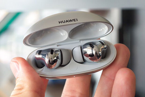 Huawei FreeBuds Neo lákají na adaptivní ANC a 40hodinovou výdrž. Cena překvapí