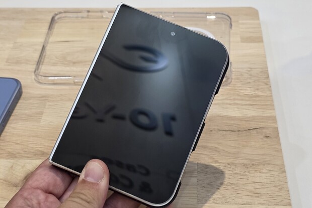 Jak se tedy bude jmenovat? První skládací mobil od Applu by mohl být iPhone Duo