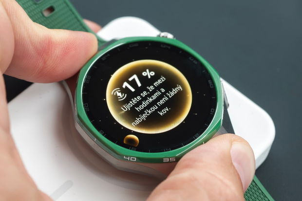 Huawei Watch GT 7 Pro: bezdrátové nabíjení jako skryté eso v rukávu