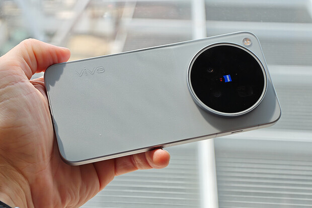 Vivo X500 Pro Max naživo z Číny: obří baterie i nekompromisní teleobjektiv