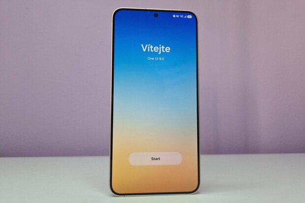Nejnovější Android 17 s One UI 9.0 zamířil na řadu Galaxy S25