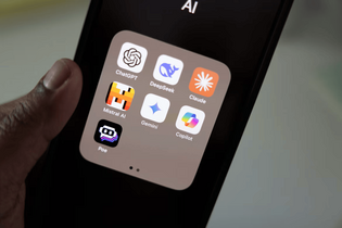 Pořádná konkurence pro Gemini a ChatGPT. Na Android a iOS přichází Claude Duet
