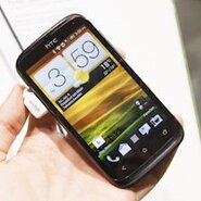 HTC Desire X: první dojmy a videopohled z Berlína