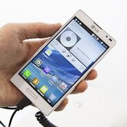 LG Optimus L9: styl s obřím displejem (první dojmy a video z Berlína)