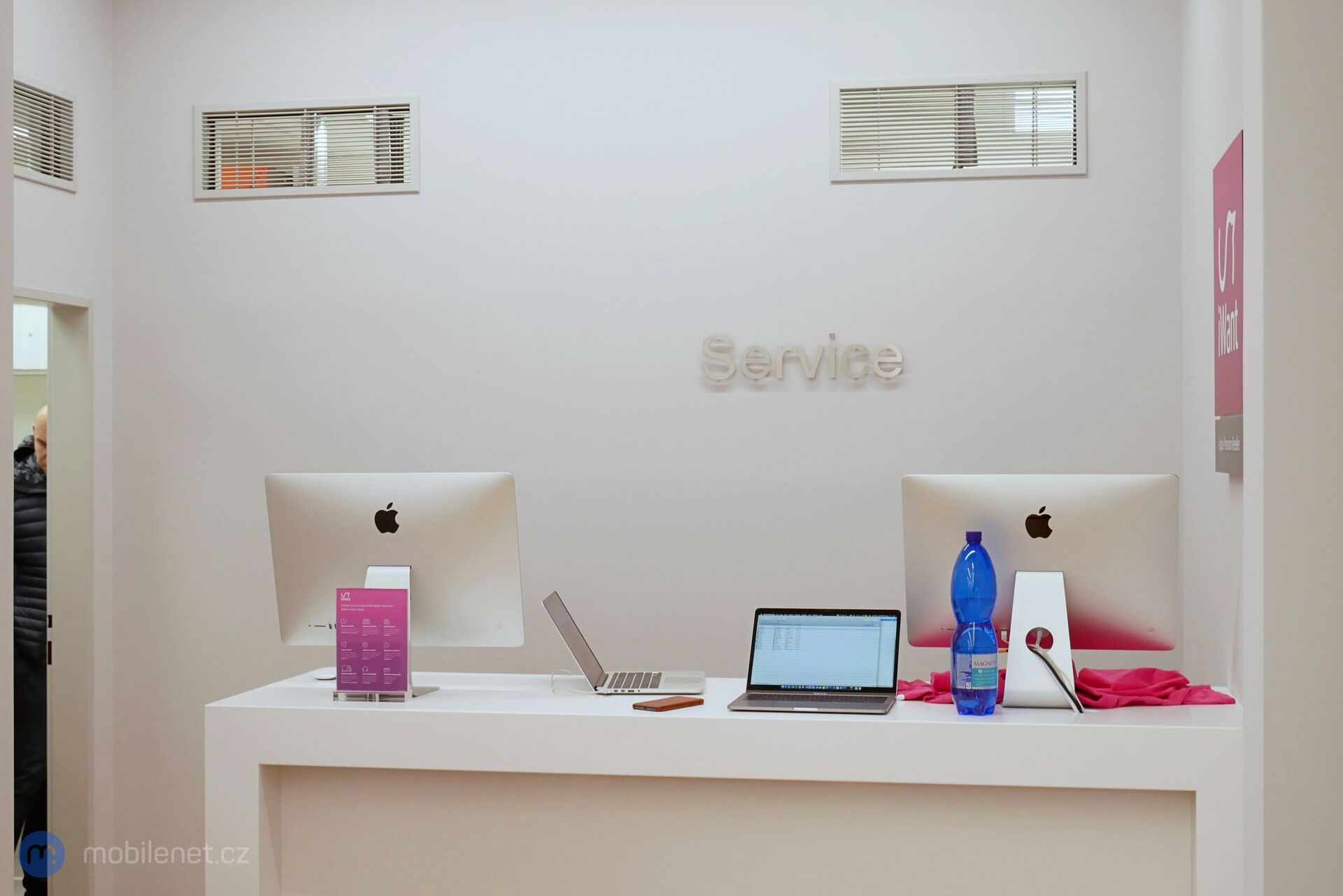 iWant OC Nový Smíchov