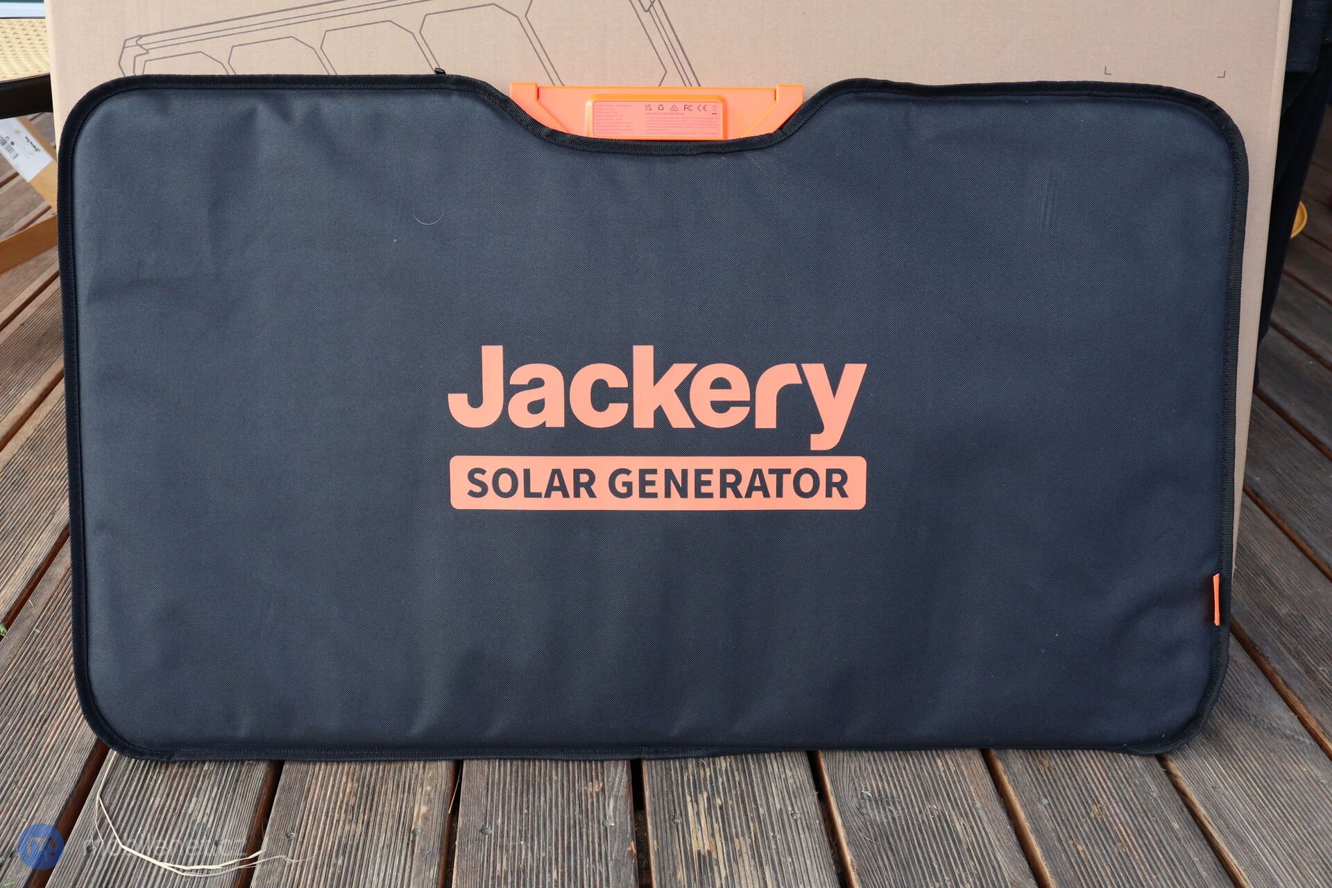 Jackery SolarSaga 80W