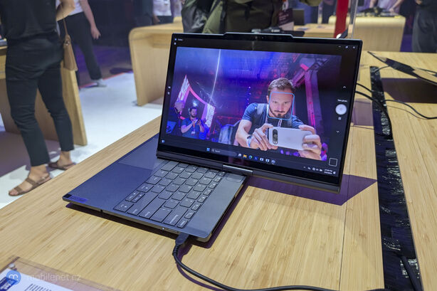 Lenovo Auto Twist AI PC