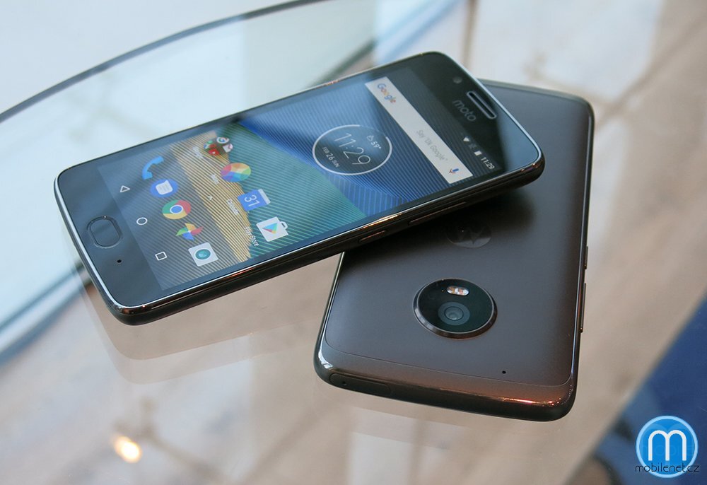 Lenovo Moto G5 Plus a Moto G5