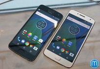 Lenovo Moto G5 Plus v černé a zlaté barvě