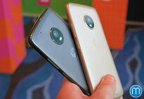 Lenovo Moto G5 Plus v černé a zlaté barvě