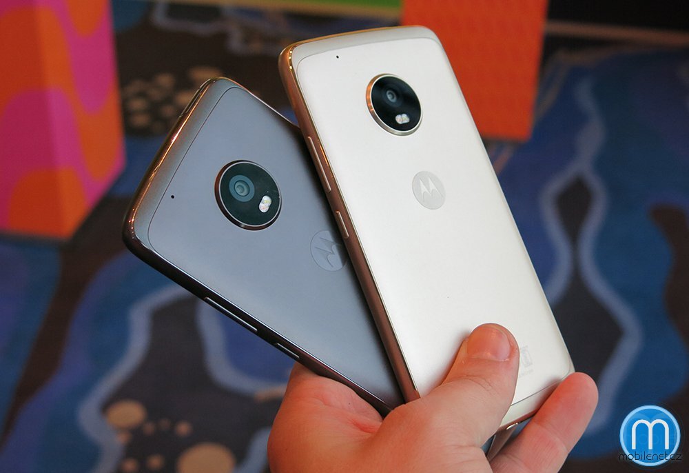 Lenovo Moto G5 Plus v černé a zlaté barvě