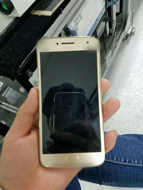 Lenovo Moto X (2017)