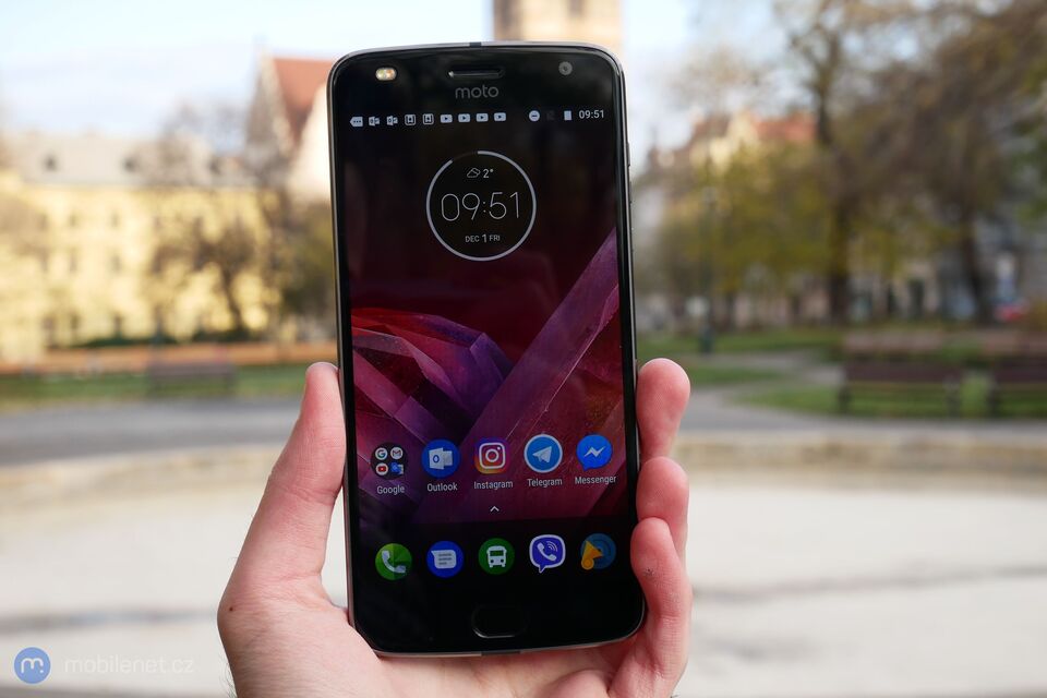 Lenovo Moto Z2 Play